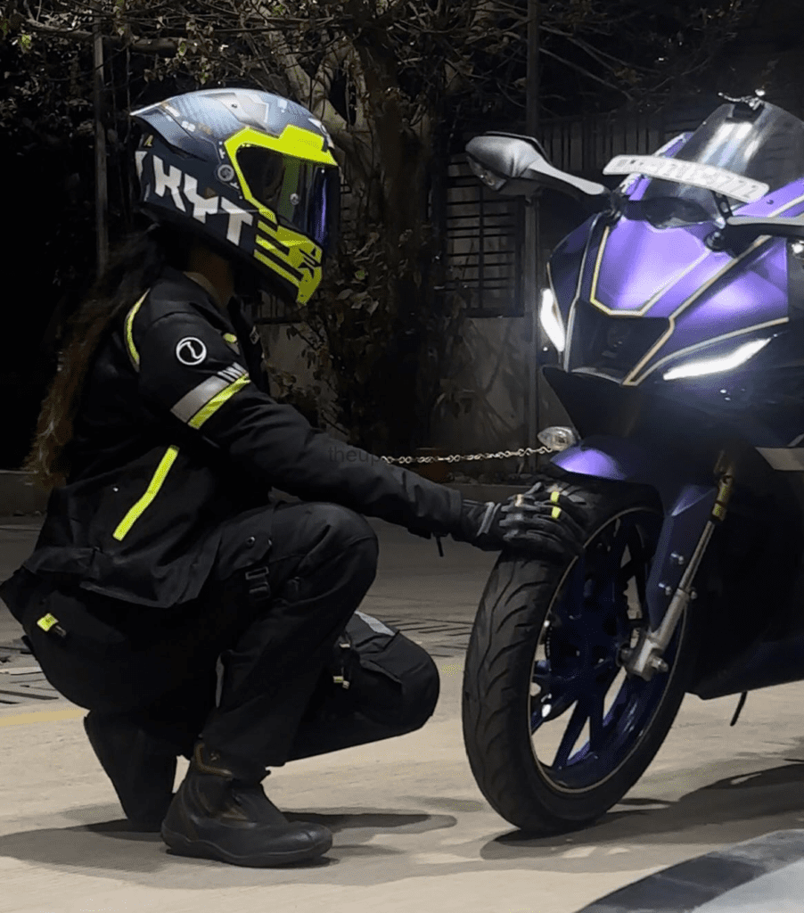 her_onbike - Yamaha R15-M Review