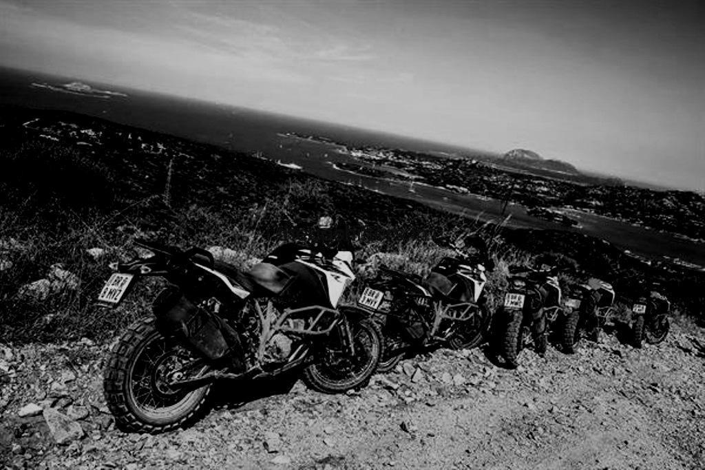 KTM 790 ADVENTURE R – FIRST LOOK 90 790r bw