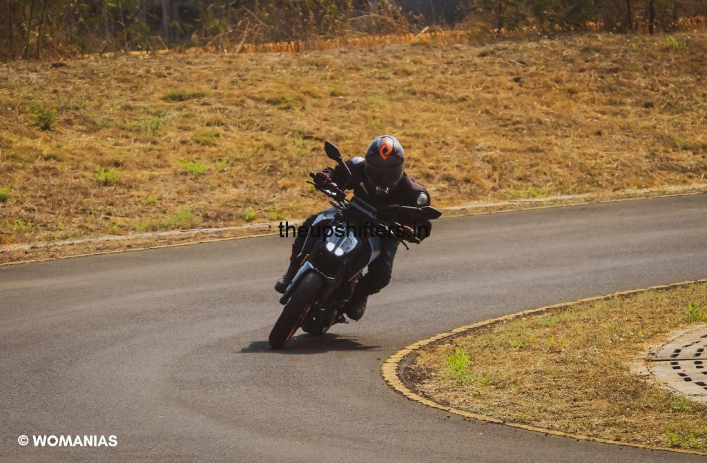 2020 KTM 390 Duke first ride 2 KTM DUKE 390 BS6